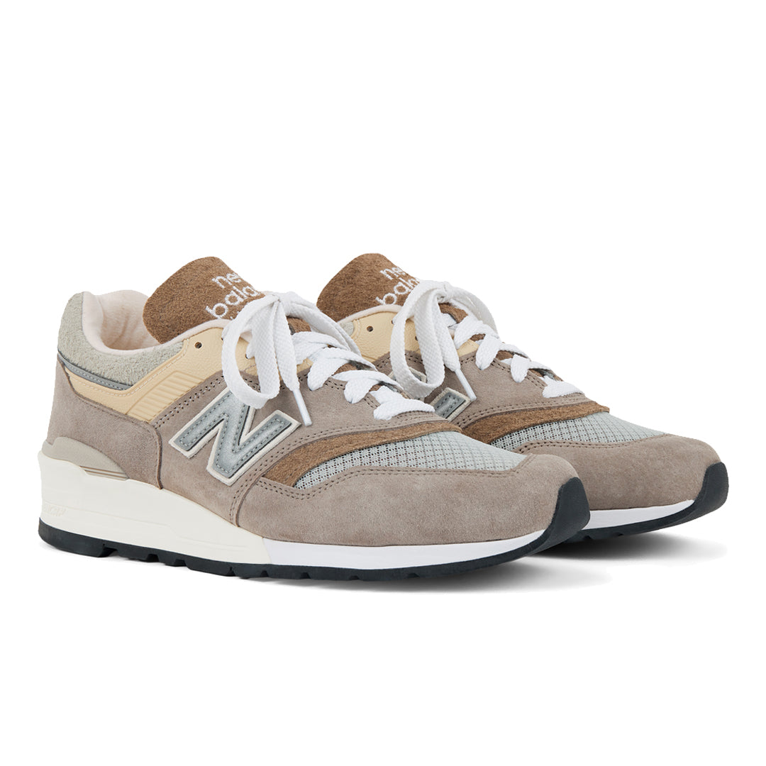 NEW BALANCE 997 MiUSA LIGHT MUSHROOM/MIRAGE GREY | TBA