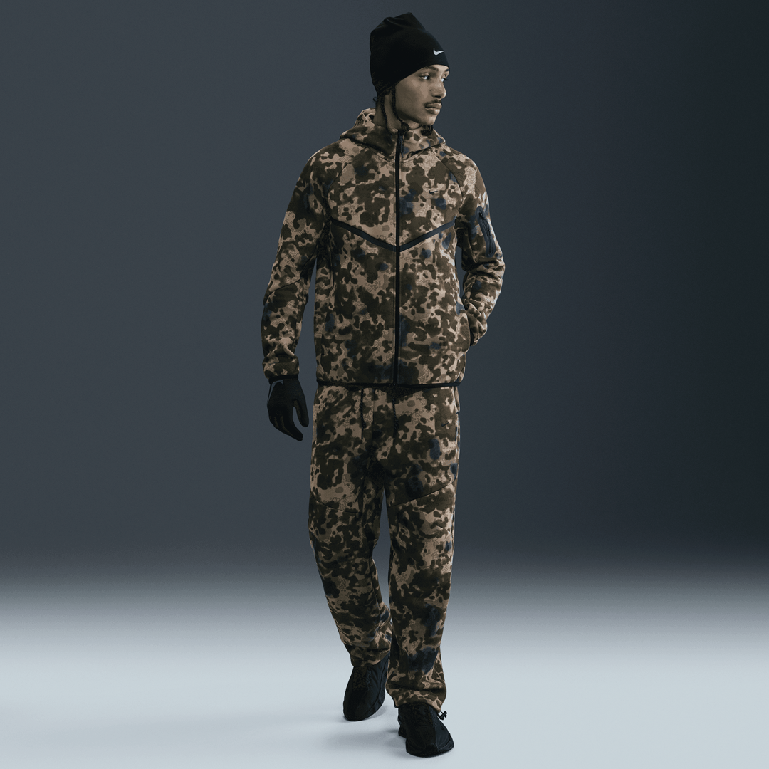 NIKE CAMO TECH FLEECE WINDRUNNER ZIP-UP JACKET & JOGGERS