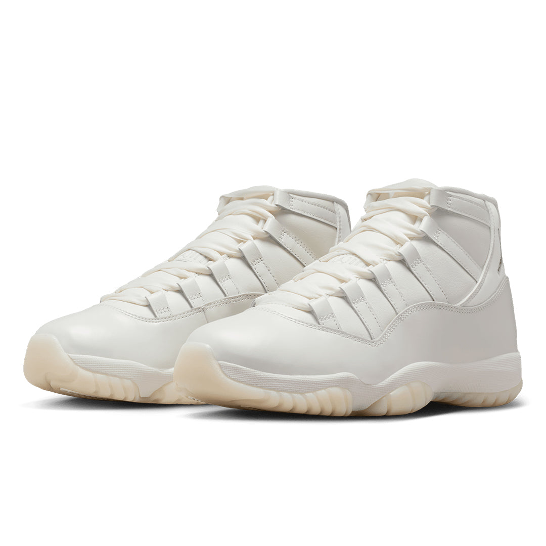 WOMEN'S AIR JORDAN 11 RETRO "PEARL"