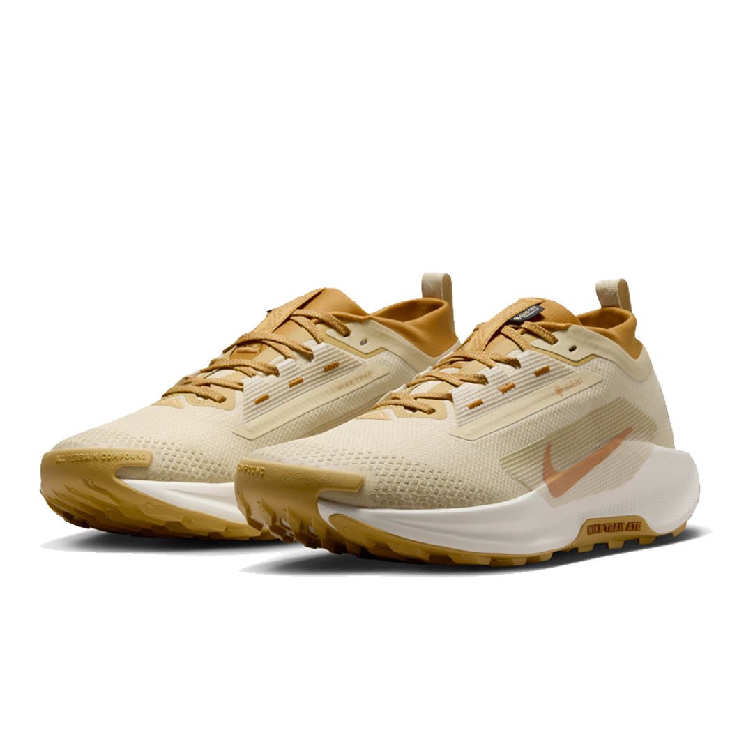 NIKE PEGASUS TRAIL 5 SP GORE-TEX TEAM GOLD/DESERT OCHRE | MAR 11