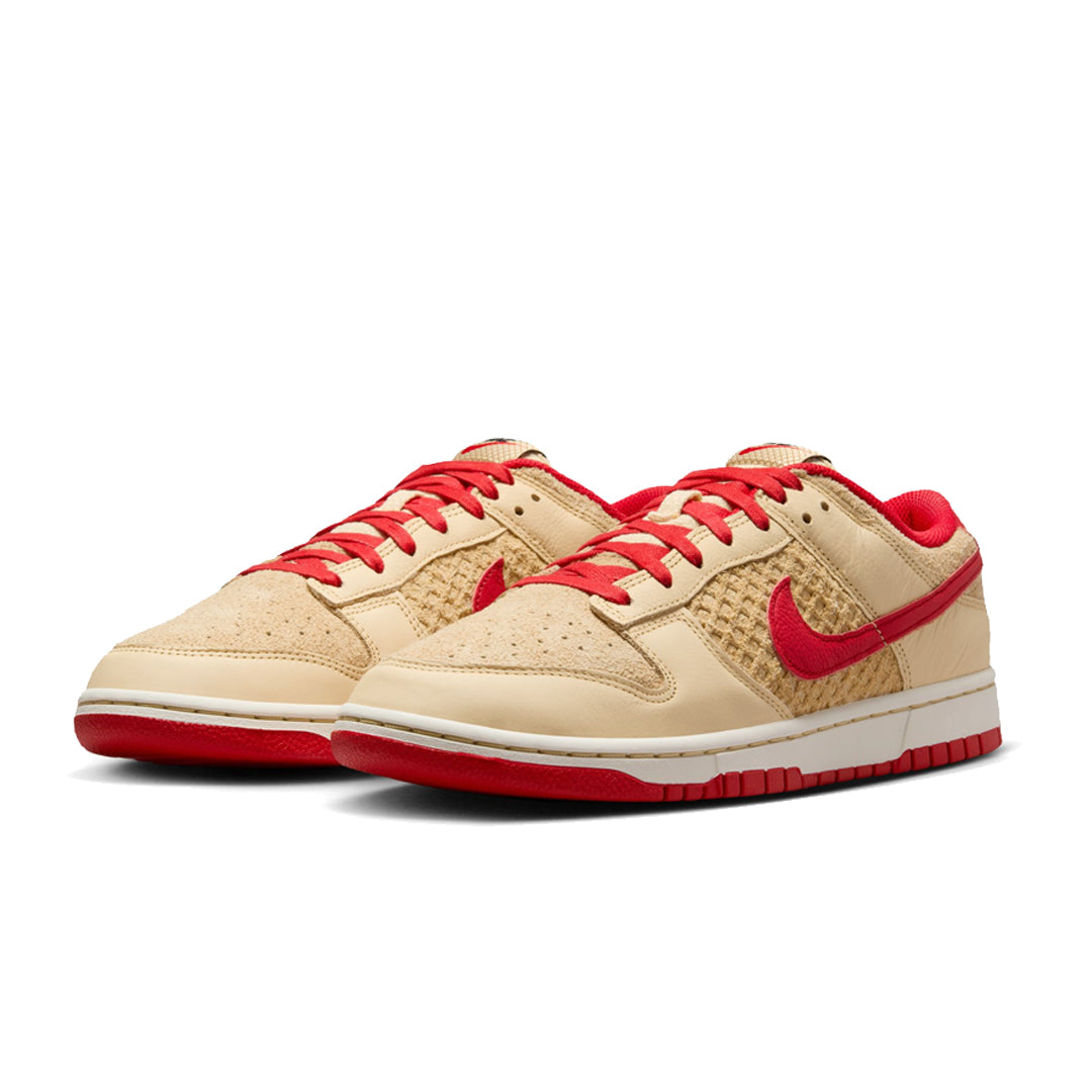 NIKE DUNK LOW RETRO SE "STRAWBERRY WAFFLE" | AUG 20