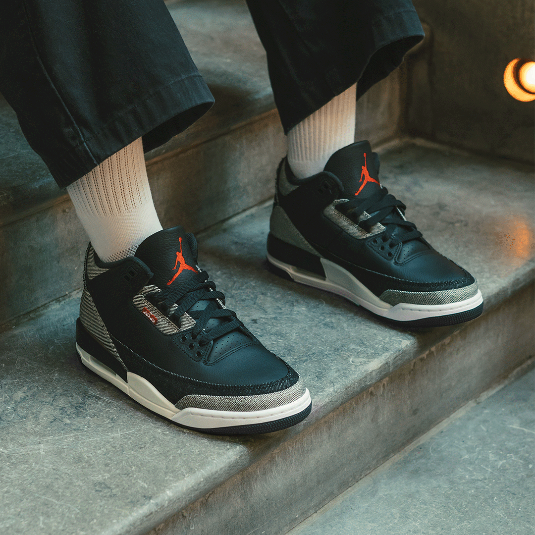 Online Raffle! AJ3 x LEVI'S "BLACK AND WHITE"