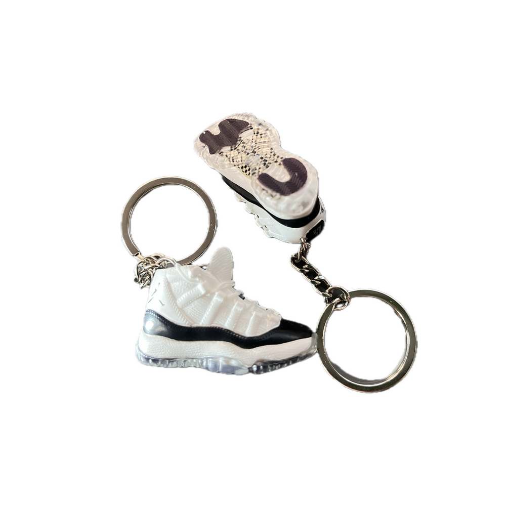 AJ11 SNEAKER KEYCHAIN