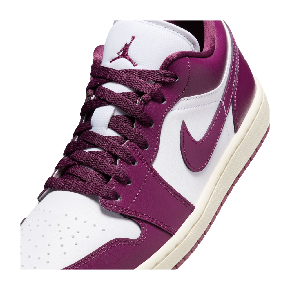 WOMEN'S AIR JORDAN 1 LOW WHITE/BORDEAUX