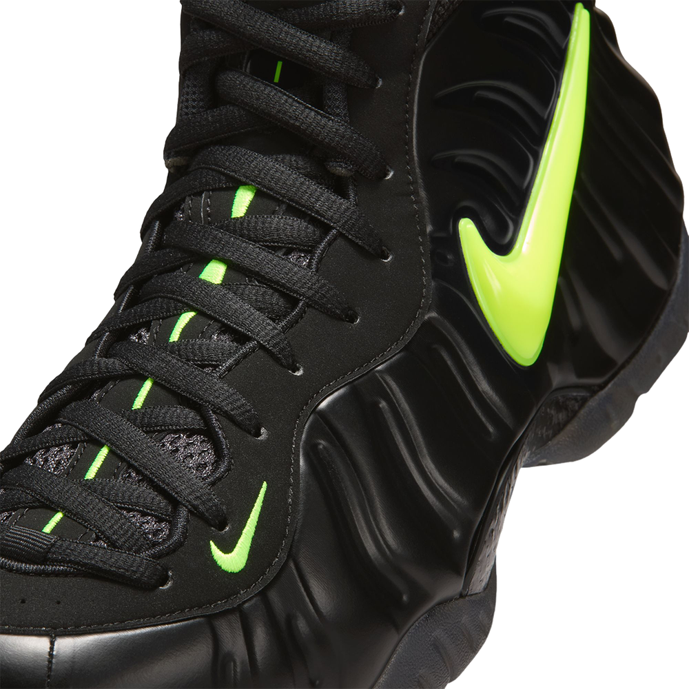 AIR FOAMPOSITE PRO BLACK/VOLTAGE YELLOW