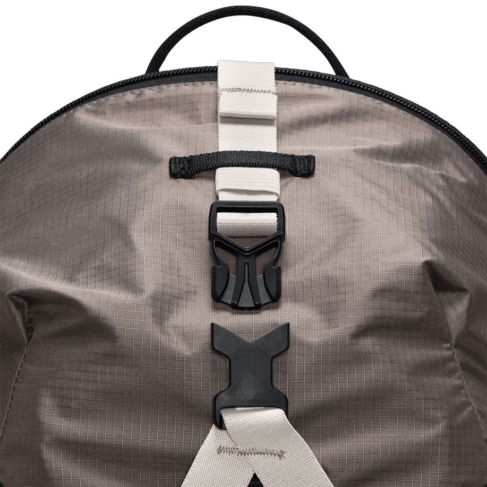 ACG "DAYMAX" BACKPACK 25L BLACK / COLLEGE GREY