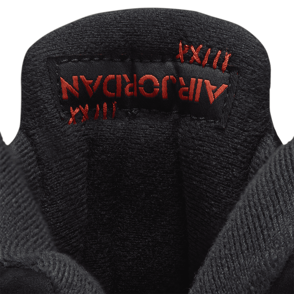 AIR JORDAN 5 RETRO "HALLOWEEN" BLACK / RED-GLOW IN THE DARK