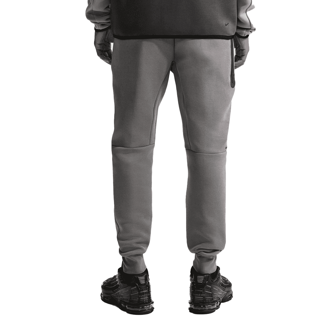 nike tech fleece joggers gunsmoke