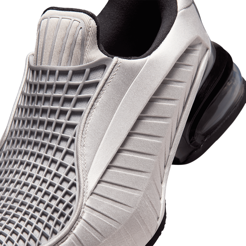 WOMEN'S AIR MAX DOLCE METALLIC SILVER