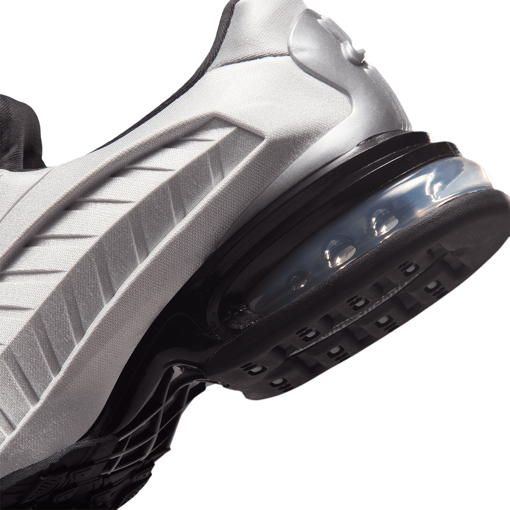 WOMEN'S AIR MAX DOLCE METALLIC SILVER
