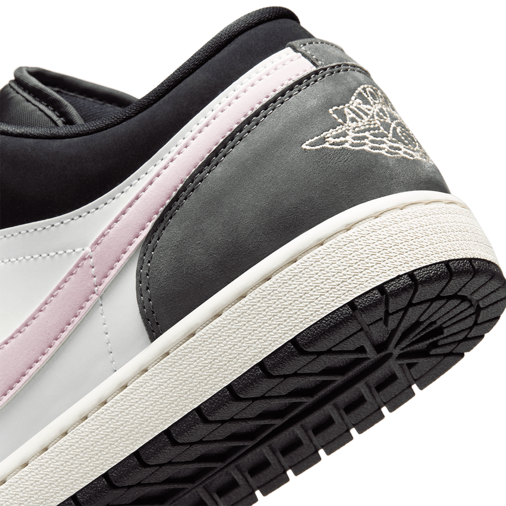 AIR JORDAN 1 LOW SE BLACK / ICED CARMINE