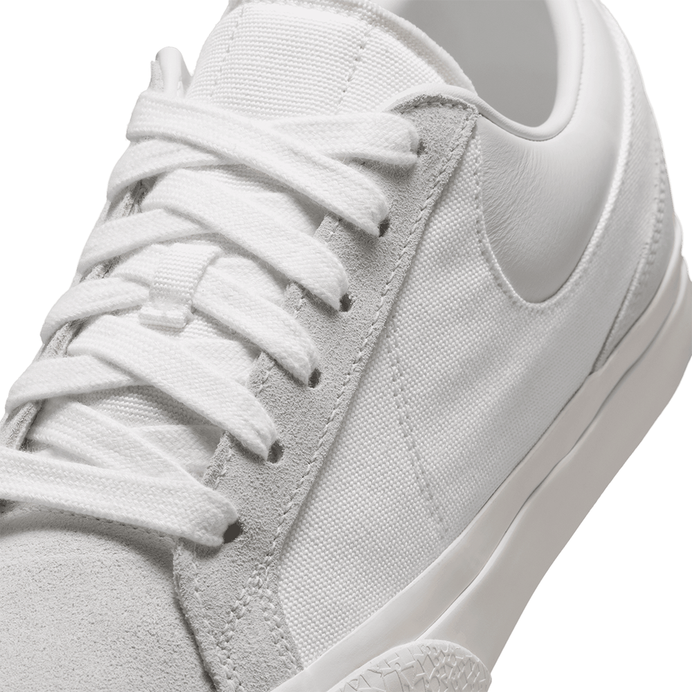 NIKE BLAZY SUMMIT WHITE
