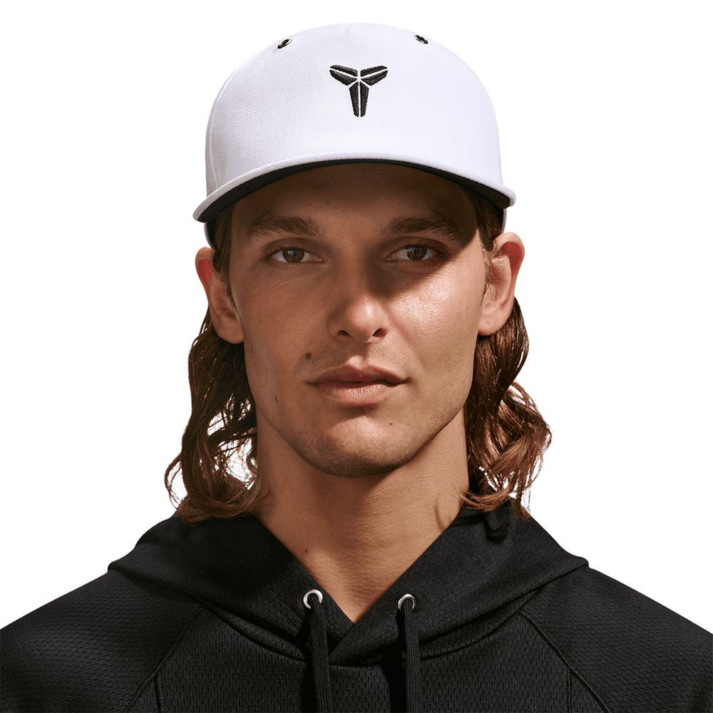 KOBE PRO UNSTRUCTURED BASKETBALL CAP WHITE / BLACK