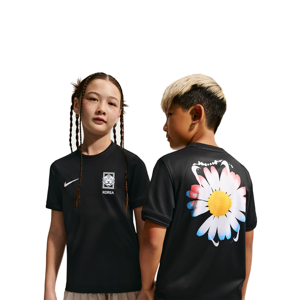 KIDS' KOREA x PEACEMINUSONE SS SOCCER TOP BLACK / WHITE
