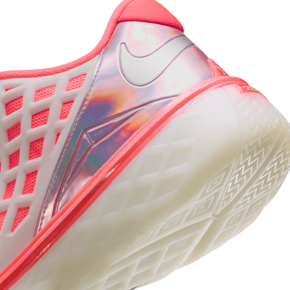 KOBE III LOW PROTRO SAIL / HOT PUNCH