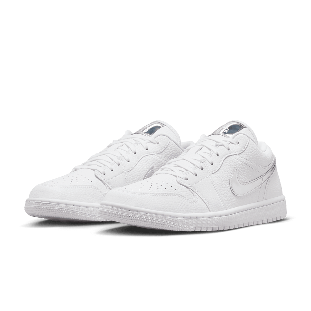 WOMEN'S AIR JORDAN 1 LOW SE WHITE/METALLIC SILVER