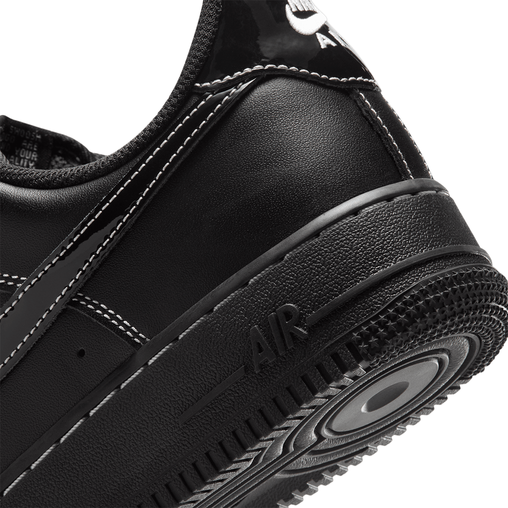 WOMEN'S AIR FORCE 1 '07 ESSENTIAL+ BLACK / WHITE-METALLIC SILVER