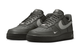 AIR FORCE 1 '07 NEWSPRINT / COLLEGE GREY