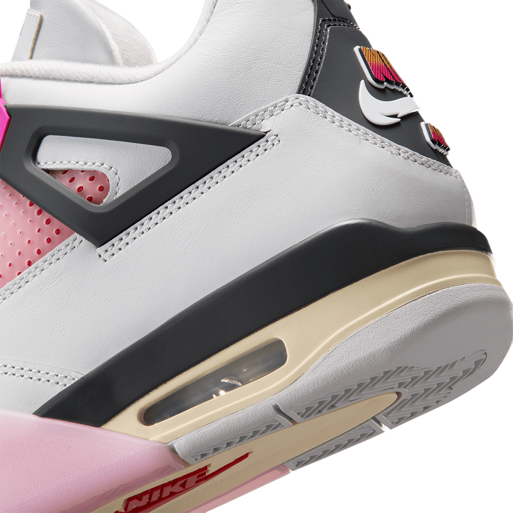 AIR JORDAN 4 RETRO "COMIC" OFF WHITE / FIRE PINK