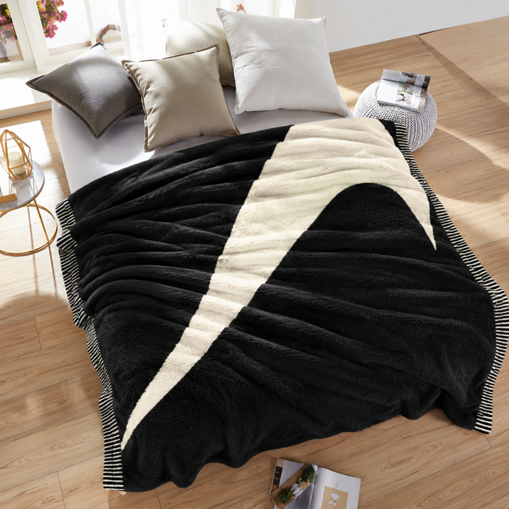 COZY EYELASH KNIT BLANKET BLACK / SAIL