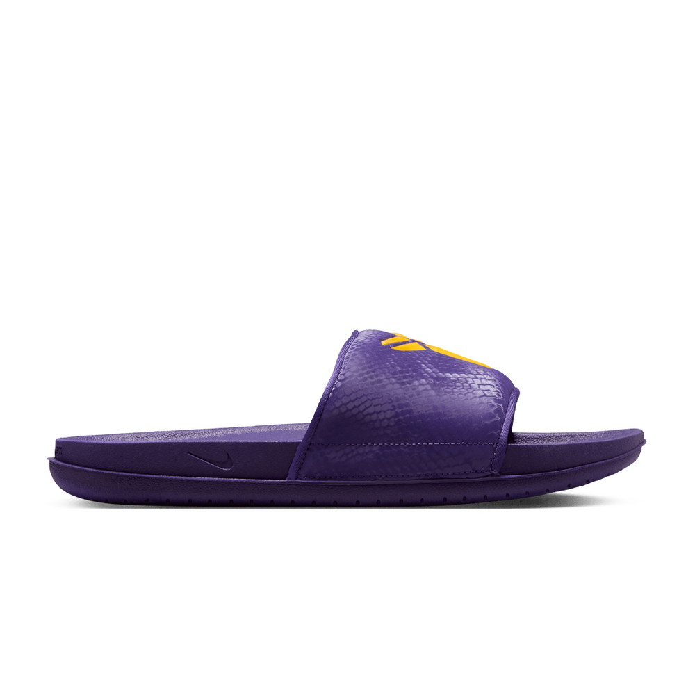 KOBE OFFCOURT SLIDE COURT PURPLE/UNIVERSITY GOLD
