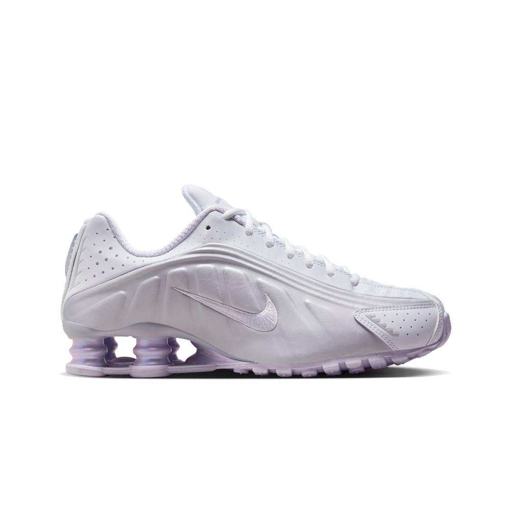 WOMEN S SHOX R4 WHITE BARELY GRAPE NRML