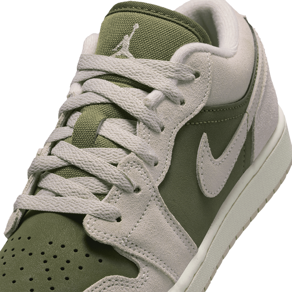 AIR JORDAN 1 LOW SE (GS) MEDIUM OLIVE/LIGHT OREWOOD BROWN