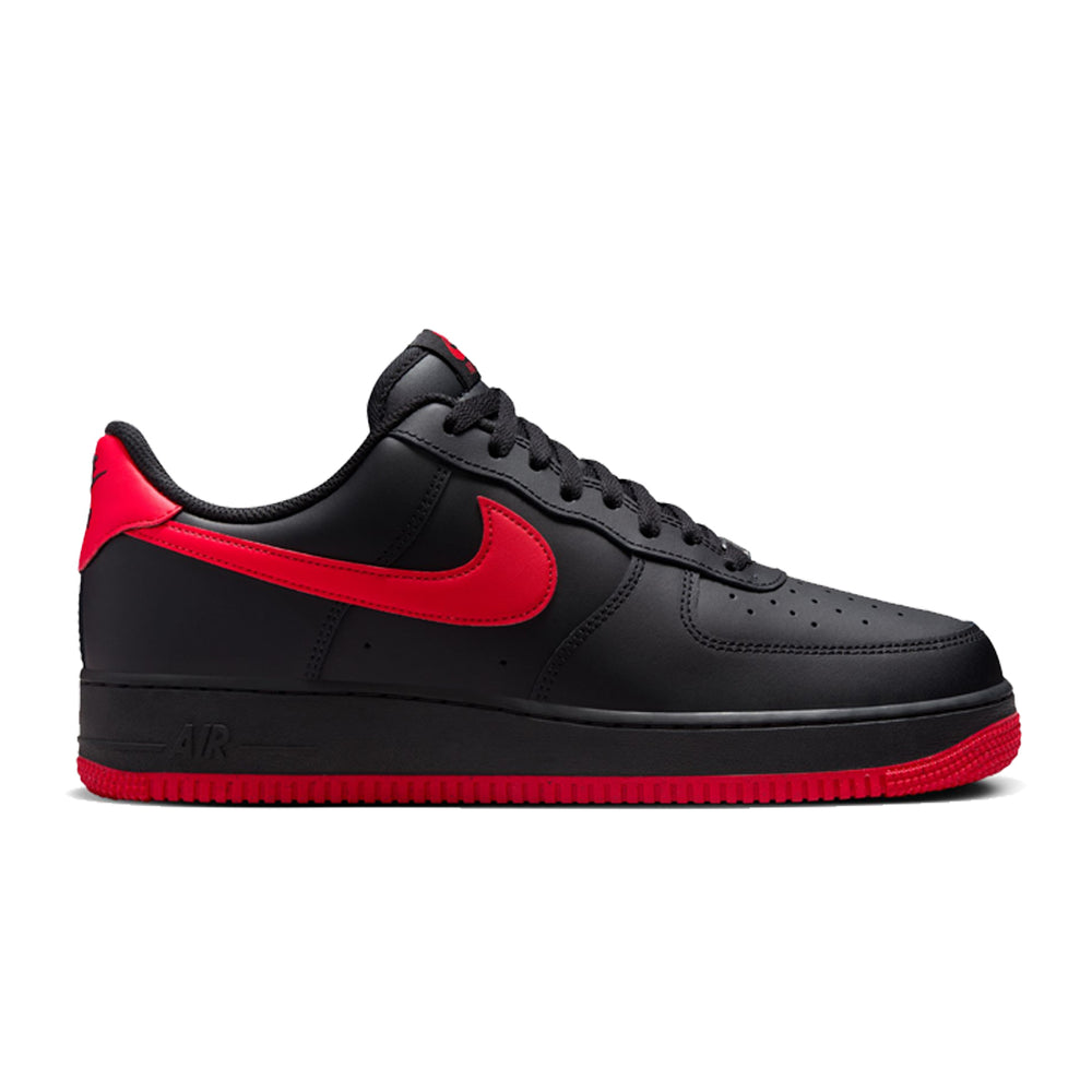 AIR FORCE 1 '07 LV8 BLACK/UNIVERSITY RED