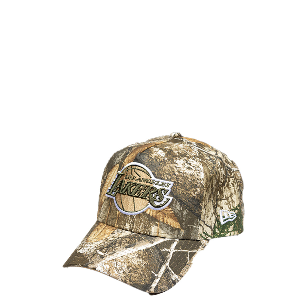 LOS ANGELES LAKERS 9FORTY REALTREE KHAKI ADJUSTABLE A-FRAME CAP – NRML