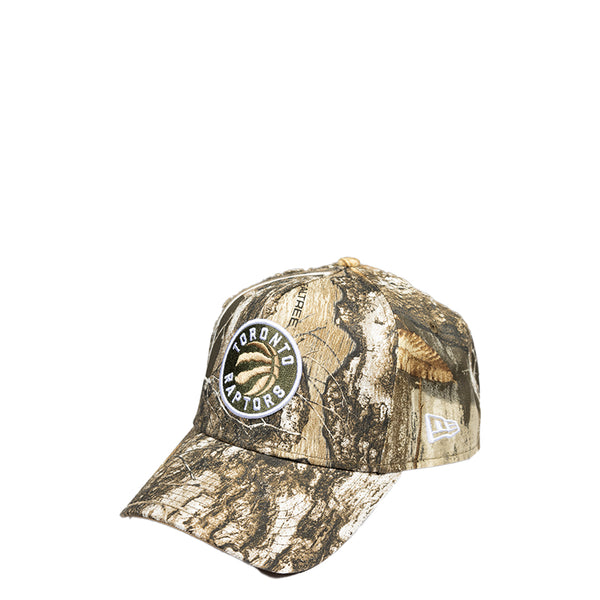 TORONTO RAPTORS 9FORTY REALTREE KHAKI ADJUSTABLE A-FRAME CAP – NRML