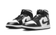 AIR JORDAN 1 MID PANDA POUR FEMME