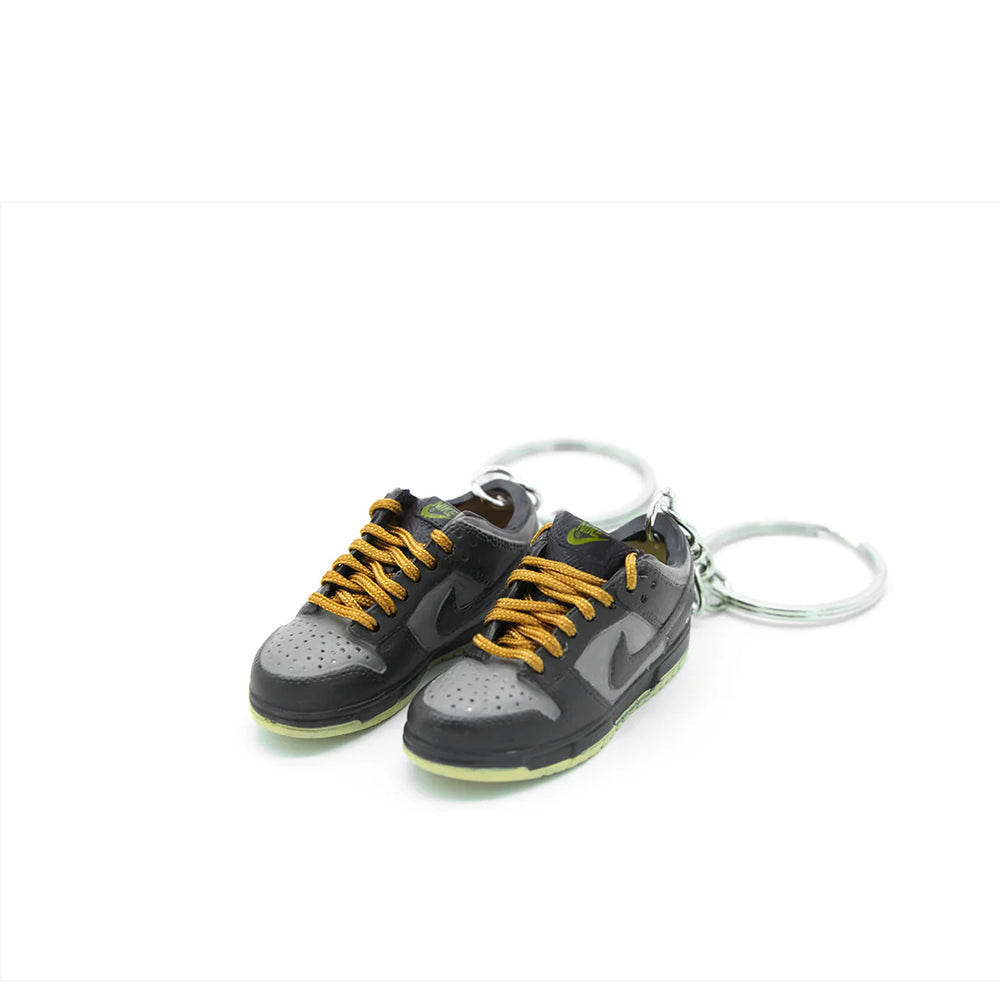 SNEAKER KEYCHAIN